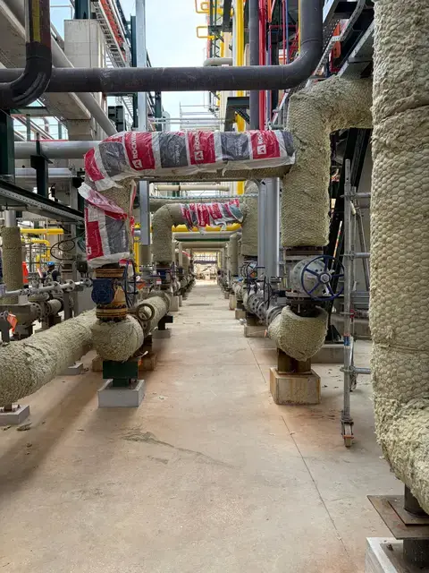 Acabamento industrial metálico